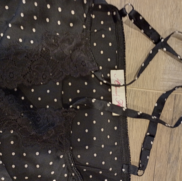 Alannah Hill vintage Love and Lace Camisole in size XS - Picture 3 of 6